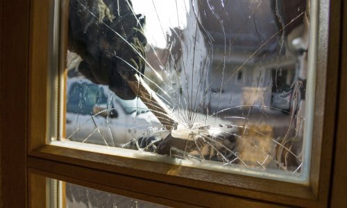 Donosimo savjete kako se zaštititi od provalnika i varalica