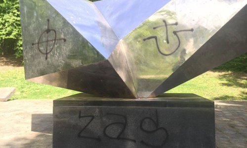 Spomen-park Dotršćina išaran nacističkim simbolima