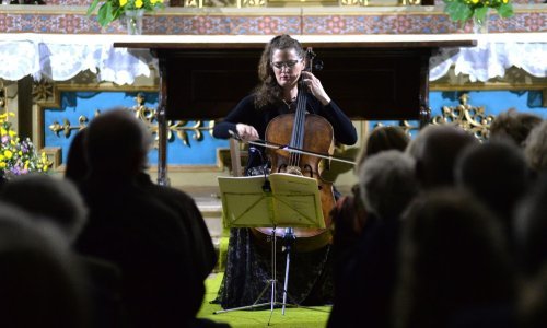 Monika Leskovar Bachovim 'Suitama' privela Barokne večeri kraju