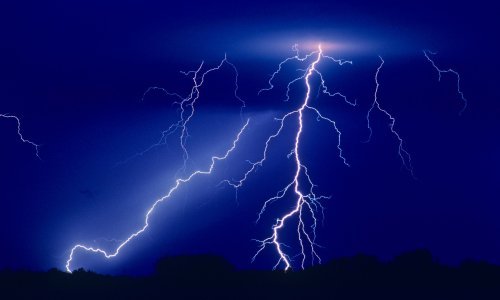 Sloveniju zahvatilo olujno nevrijeme, izdano upozorenje za Hrvatsku