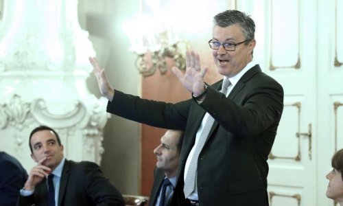Tim se vraća: Bivši premijer Orešković stao uz Most