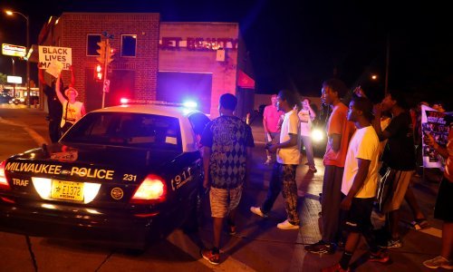 Kaos i nemiri nakon policijskog ubojstva Afroamerikanca u SAD-u