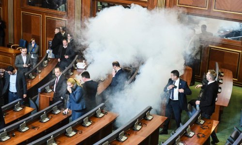Opet suzavac u kosovskom parlamentu