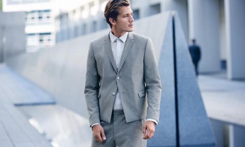 Zašto muškarci nikada ne kopčaju drugo dugme na sakou?