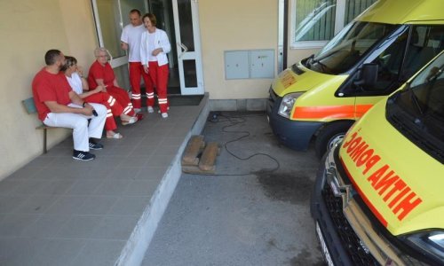 Teško ozlijeđen mladić koji se penjao na vagon