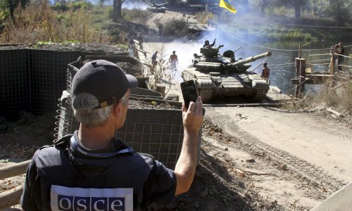 Kijev i pobunjenici počinju povlačenje tenkova u Donecku