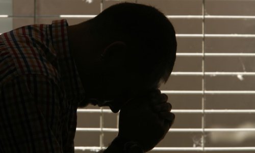 Optužen prometni policajac koji je tražio seks za oprost kazne