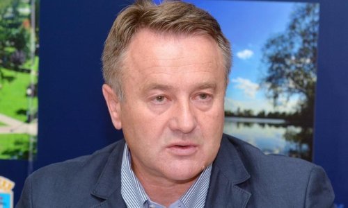 Sisački župan odletio u Pariz, a dan prije poslao kombi s vozačem