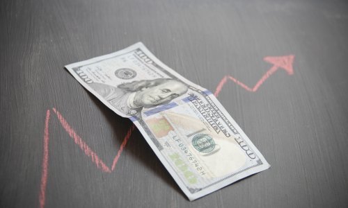 Dolar oslabio nakon mjesec dana jačanja