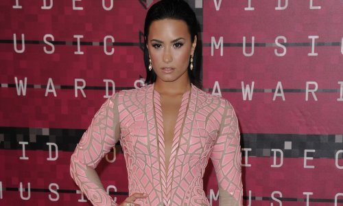 Demi Lovato isprobala novu frizuru! Kako vam se sviđa?