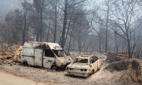 Vatra odsjekla Pelješac od kopna, dolaze i vatrogasci iz BiH