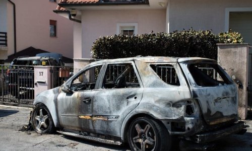 Šefu Euroherca zapaljena dva automobila