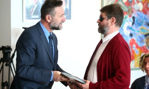 Osiguran novac za pomoć slijepim i slabovidnim učenicima