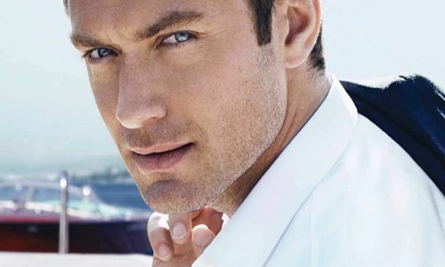 Jude Law ozbiljan je u vezi uloge čarobnjaka Dumbledorea