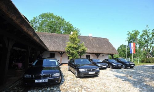 Grabar Kitarović iz Sheratona uselila u vilu Prekrižje