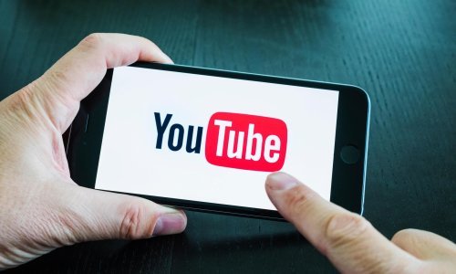 Želite slušati YouTube dok na smartfonu radite nešto drugo? Evo načina