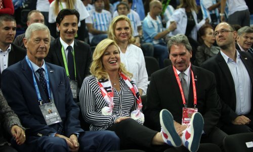 Kako je hiperaktivno 'kolindiranje' odvelo predsjednicu u političku zavjetrinu