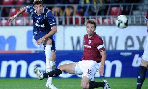 Mandžukiću trofej tportala, Vručina prvi pratitelj