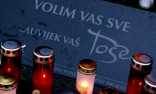 Otkriveno spomen-obilježje Toši Proeskom