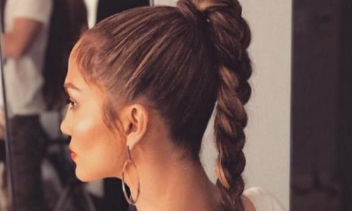 Jennifer Lopez zavodi podignutom pletenicom