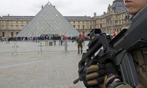 Vičući 'Alah je velik' nožem napao vojnika, ovaj ga propucao