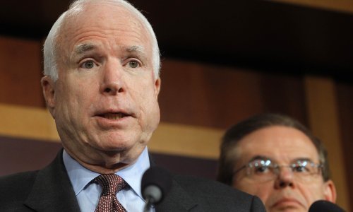 McCain poziva Trumpa da dokaže tvrdnje da mu je prošle godine priskuškivan ured