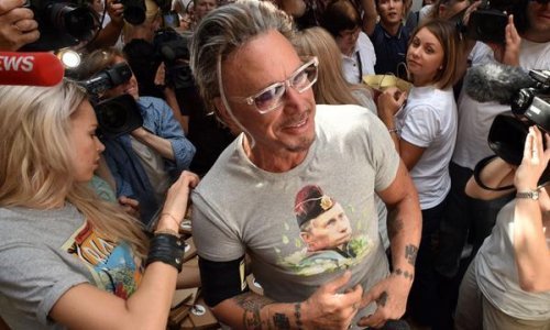 Mickey Rourke navukao je na sebe Vladimira Putina