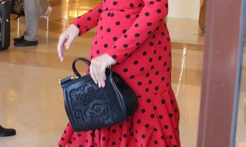 Crveno i točkice savršeno nosi samo Monica Belluci