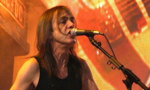 Preminuo legendarnih osnivač i gitarist grupe AC/DC
