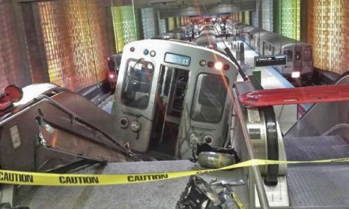 Podzemni vlak iskočio na pokretne stepenice