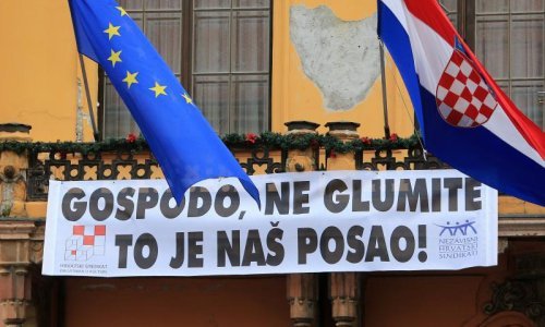 Prosvjed ispred zgrade osječkoga HNK