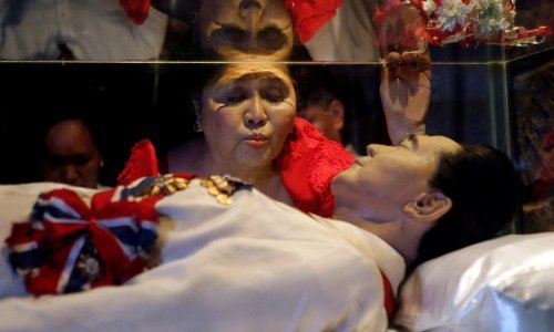 Nekadašnji filipinski diktator Marcos pokopan kao heroj