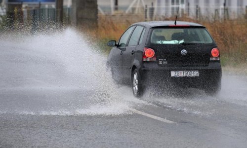 Imate ćelave gume? Čuvajte se vodenog klina