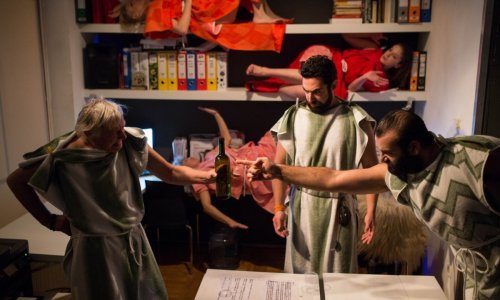 Dekonstrukcija klasičnog mita u predstavi 'Medeja semioklazam'