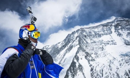 Evo kako je hrabri Rus skočio s Mount Everesta!