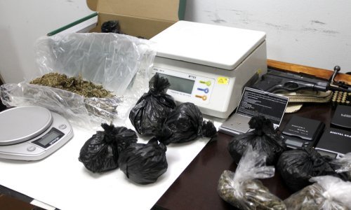 Policiji na Opatovini predao 0,2 grama kokaina pa mu u stanu pronašli još 50-ak grama, marihuanu i ecstasy