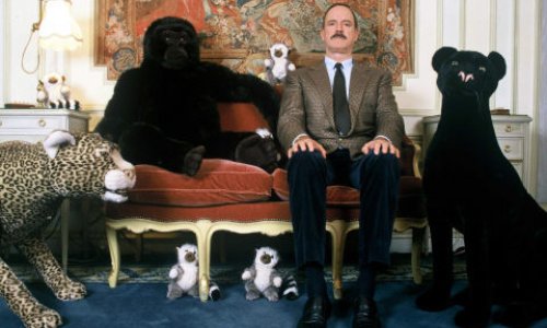 John Cleese prodaje imovinu i uspomene da plati razvod