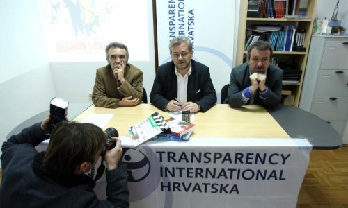Transparency: Samo 'zviždači' ili 'luđaci' traže odgovore od vlasti