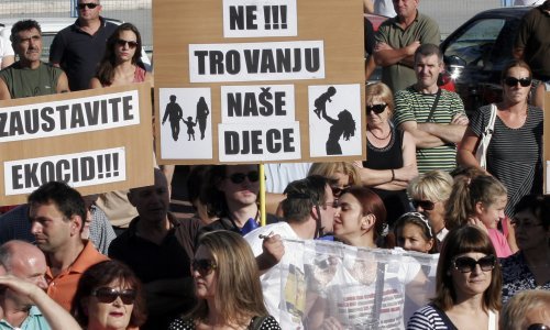 Prosvjednici: Obi, smeće nije hobi!