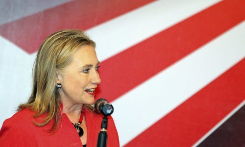 Clinton u povijesnom posjetu Laosu