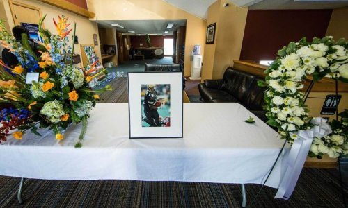 Američki nogomet zavijen u crno; samoubojstvo legende