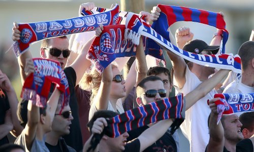 Četvorica lakše ozlijeđena u tučnjavi navijača Rijeke i Hajduka