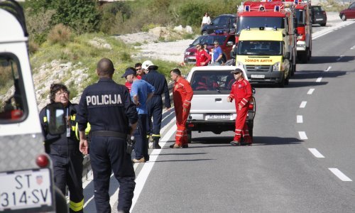 U slijetanju vozila na Jadranskoj magistrali poginuo muškarac
