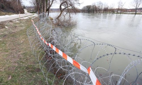 Slovenija postavlja novu žilet žicu na granici s Hrvatskom