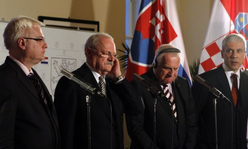 Josipović položio cvijeće na Masarykov grob