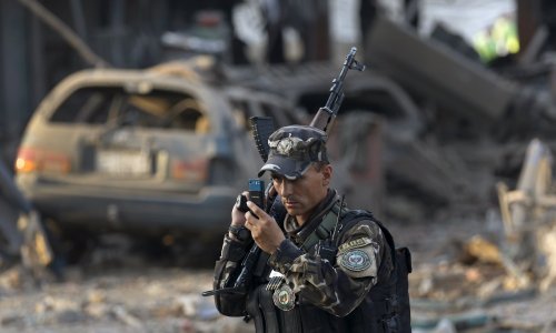 U bombaškim samoubilačkim napadima ubijena 21 osoba