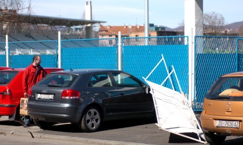 Jak vjetar u Zagrebu 'dizao' suncobrane