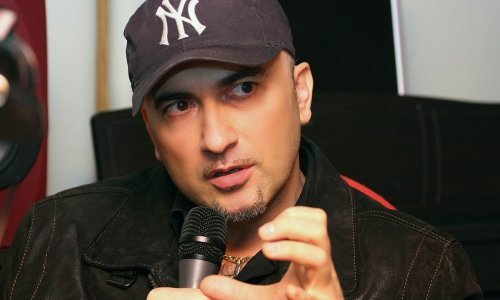 D'Knock surađuje s Peterom Grantom i Simple Minds