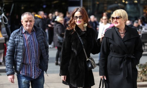 Maja Cvjetković Zagrebom prošetala u društvu roditelja