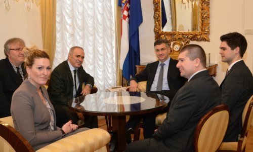 Plenković dao podršku šahovskoj simultanki Kasparova